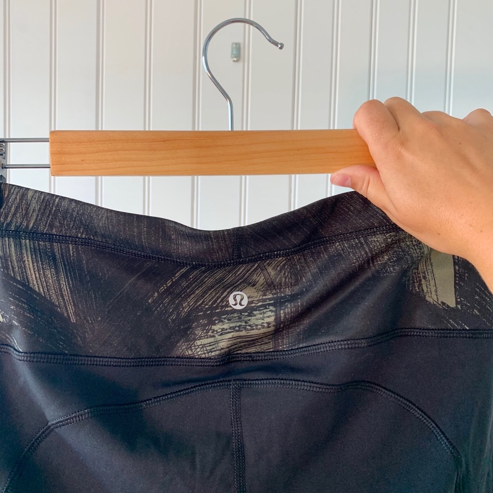 Lululemon leggings green and black pattern